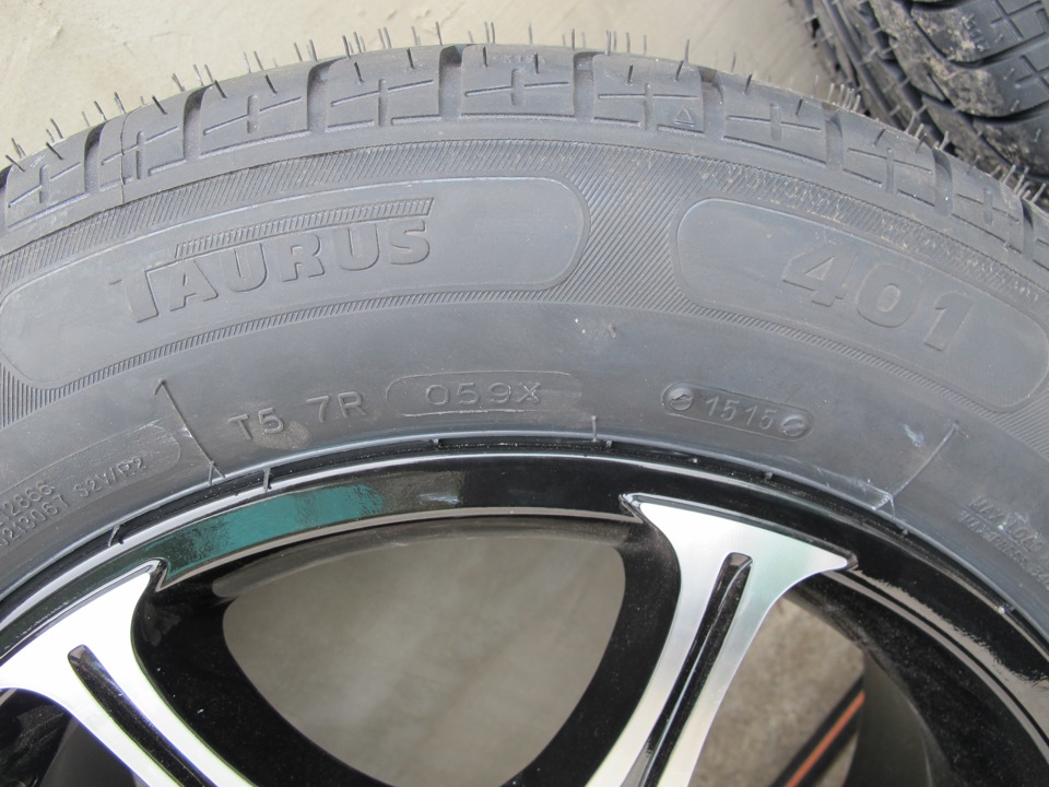 Taurus 401 High performance - сербський Michelin 3