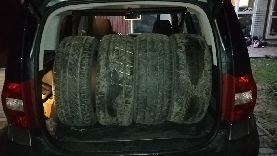 Маленький, великий багажник. Розміри багажника Skoda Yeti. 1