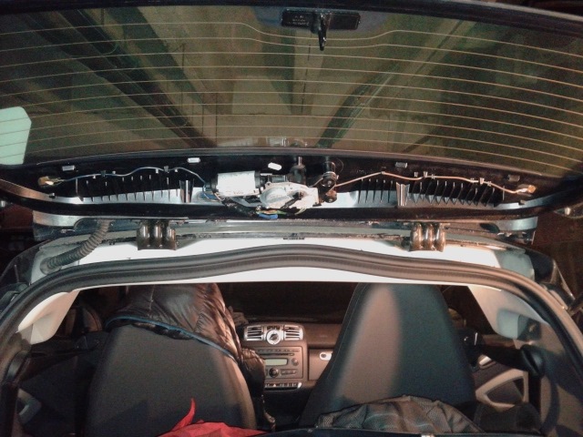 Ремонт омивача заднього скла 1