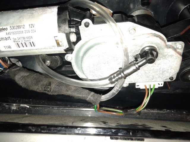 Ремонт омивача заднього скла 4