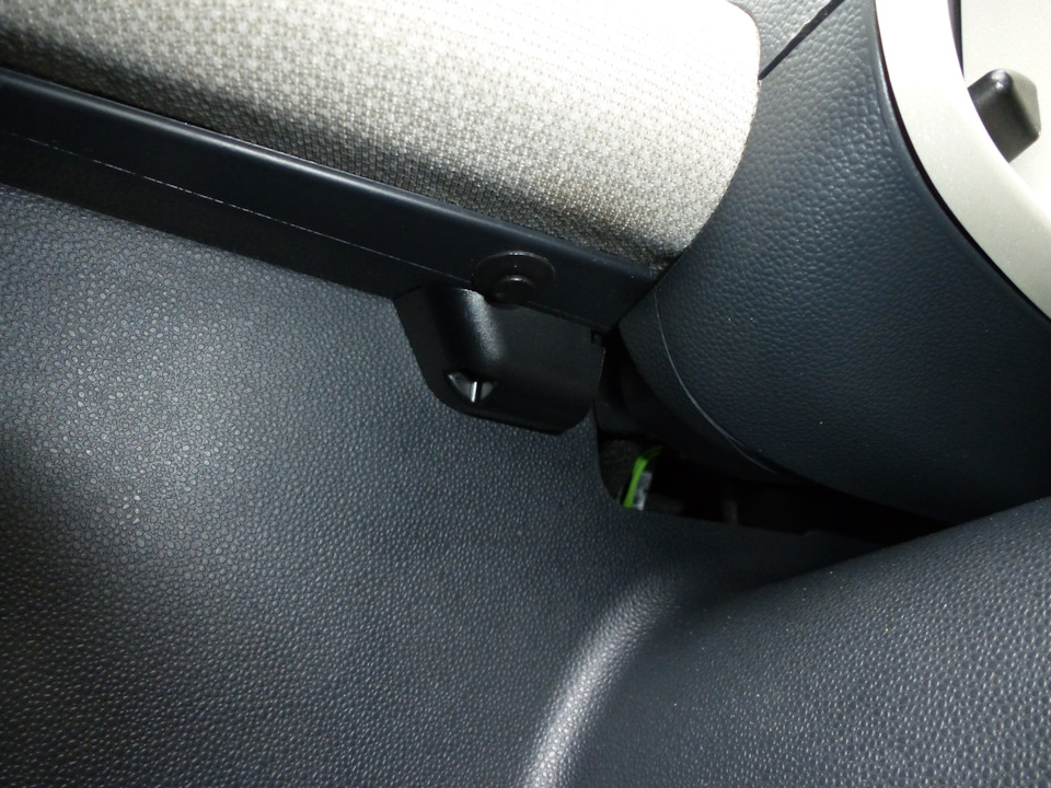Встановлення опції Ambient lighting package (876) 4