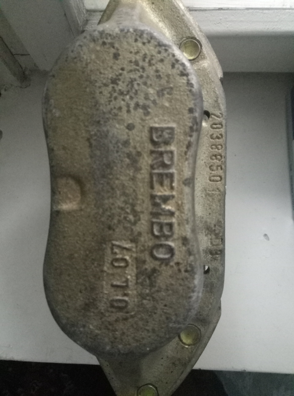Нормальна машина повинна мати гальма Brembo 2