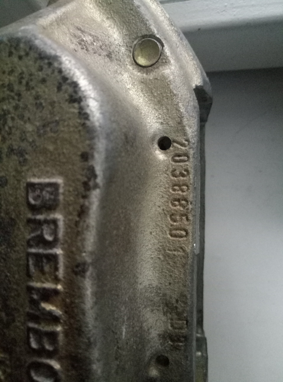 Нормальна машина повинна мати гальма Brembo 1