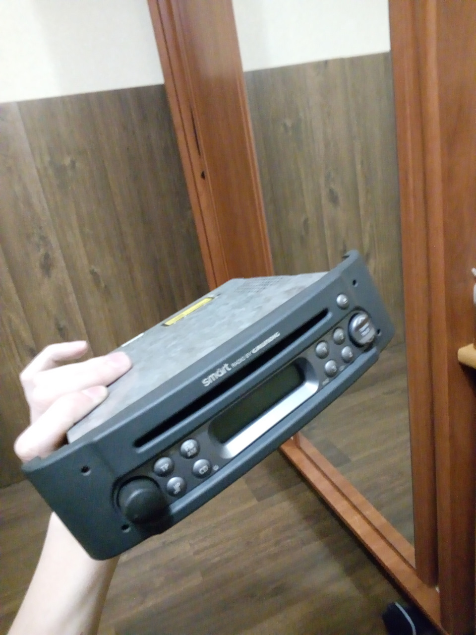 213 500 км Автозвук. Штатна магнітола, Grundig CDRR 5