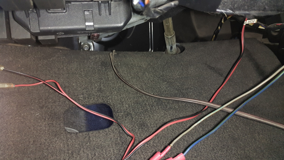Електрика. Kenwood Miswiring, підсвічування ніг 3