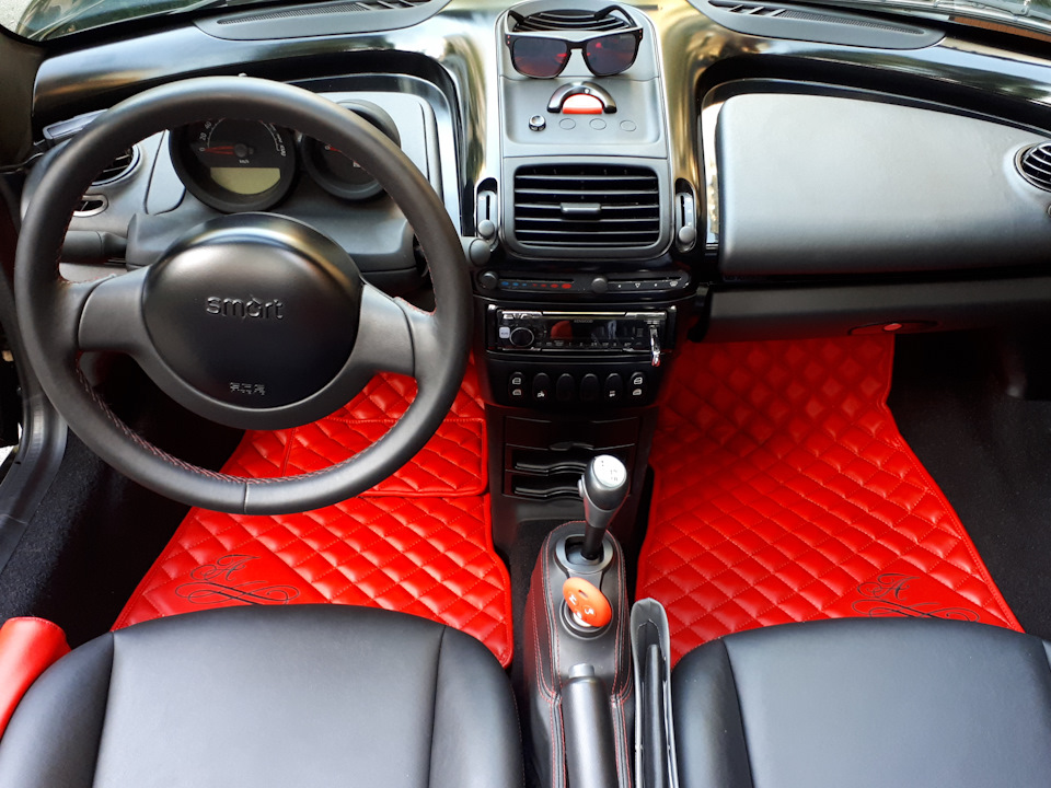 Перетяжка салона Smart Roadster, покраска пластика 2