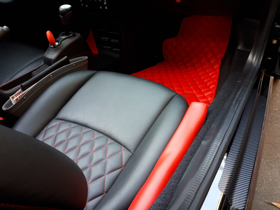 Перетяжка салона Smart Roadster, покраска пластика 5