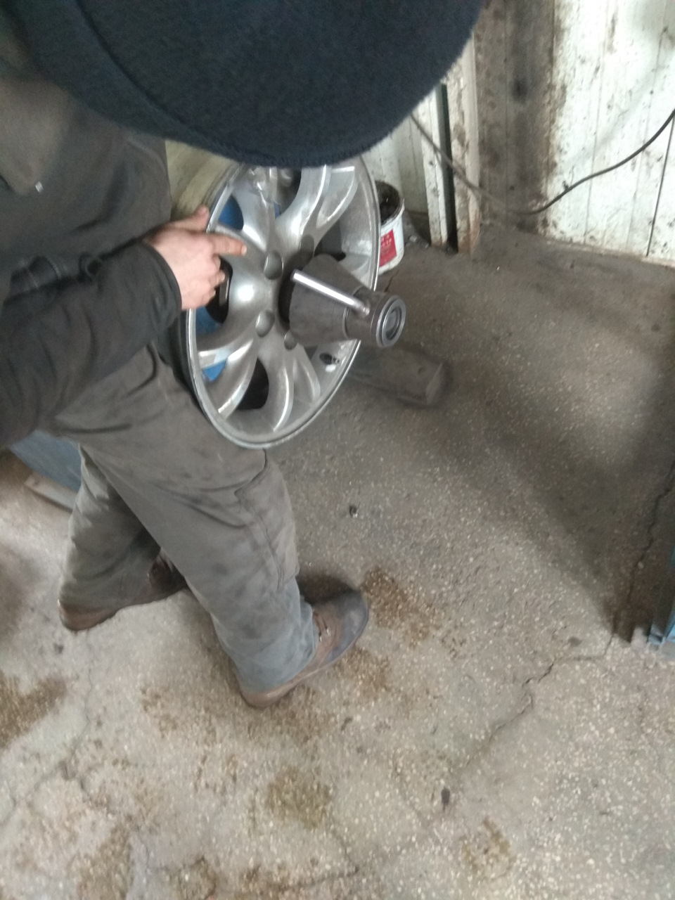 Прикупив другу пару черевиків носорогу) 1