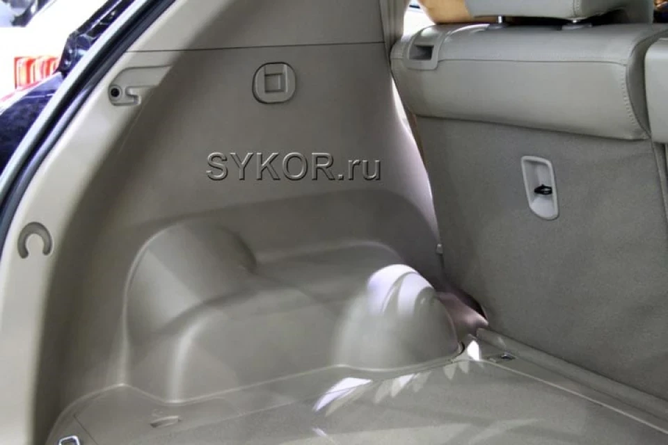 Полиця (шторка) багажника на SSangYong New Korando/Actyon + кріплення полиці