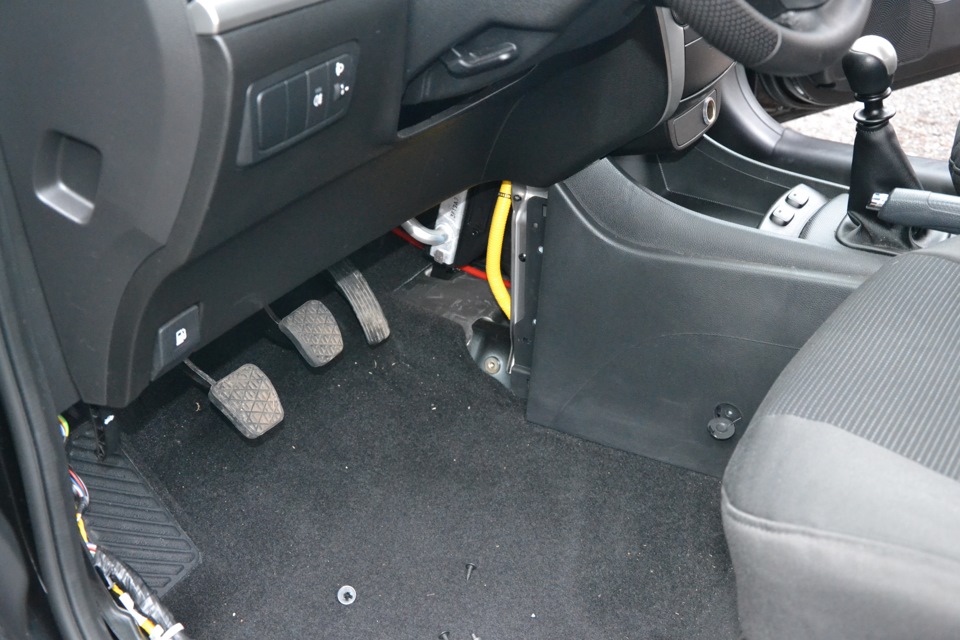 Установка сабвуфера SsangYong Korando 5