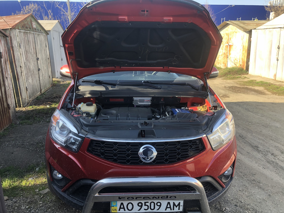 Газовий упор капота 5