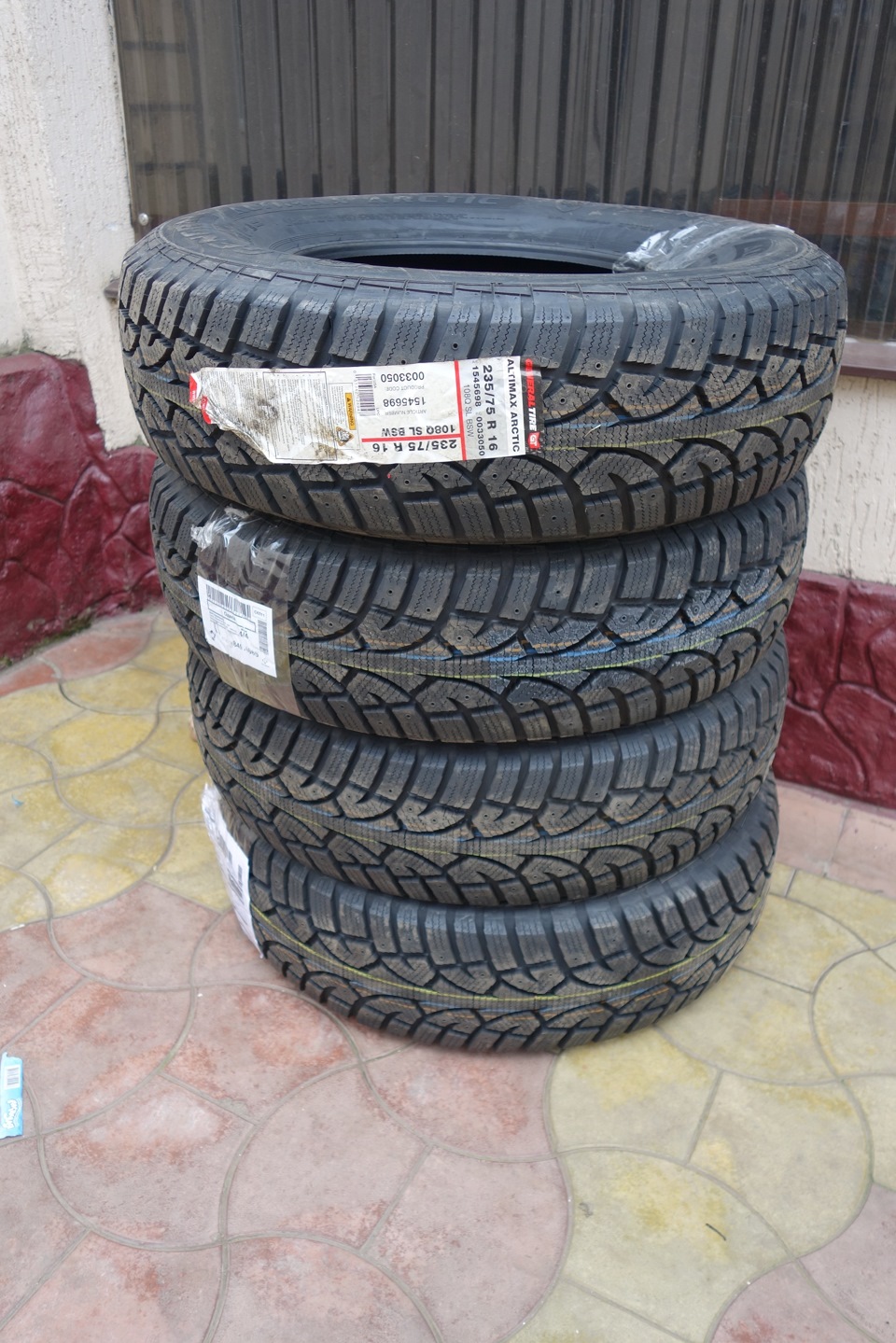 General Altimax Artctic 235/75 R16 2