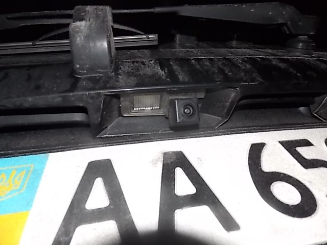 камера заднього виду 5