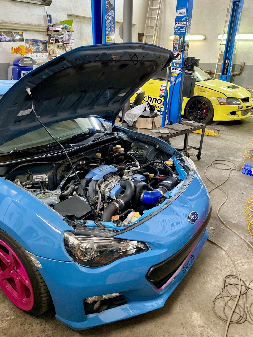Дрібне обслуговування. Маслокулер GREDDY. Свічки. Vortech OIL 3