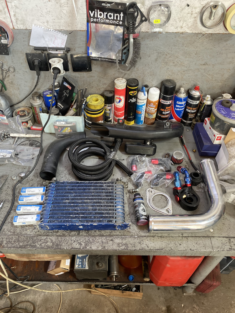 Дрібне обслуговування. Маслокулер GREDDY. Свічки. Vortech OIL 2