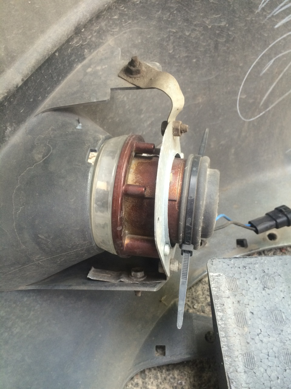 Модуль протитуманного світла Hella 1N0 008 582-007 (90 мм) 2