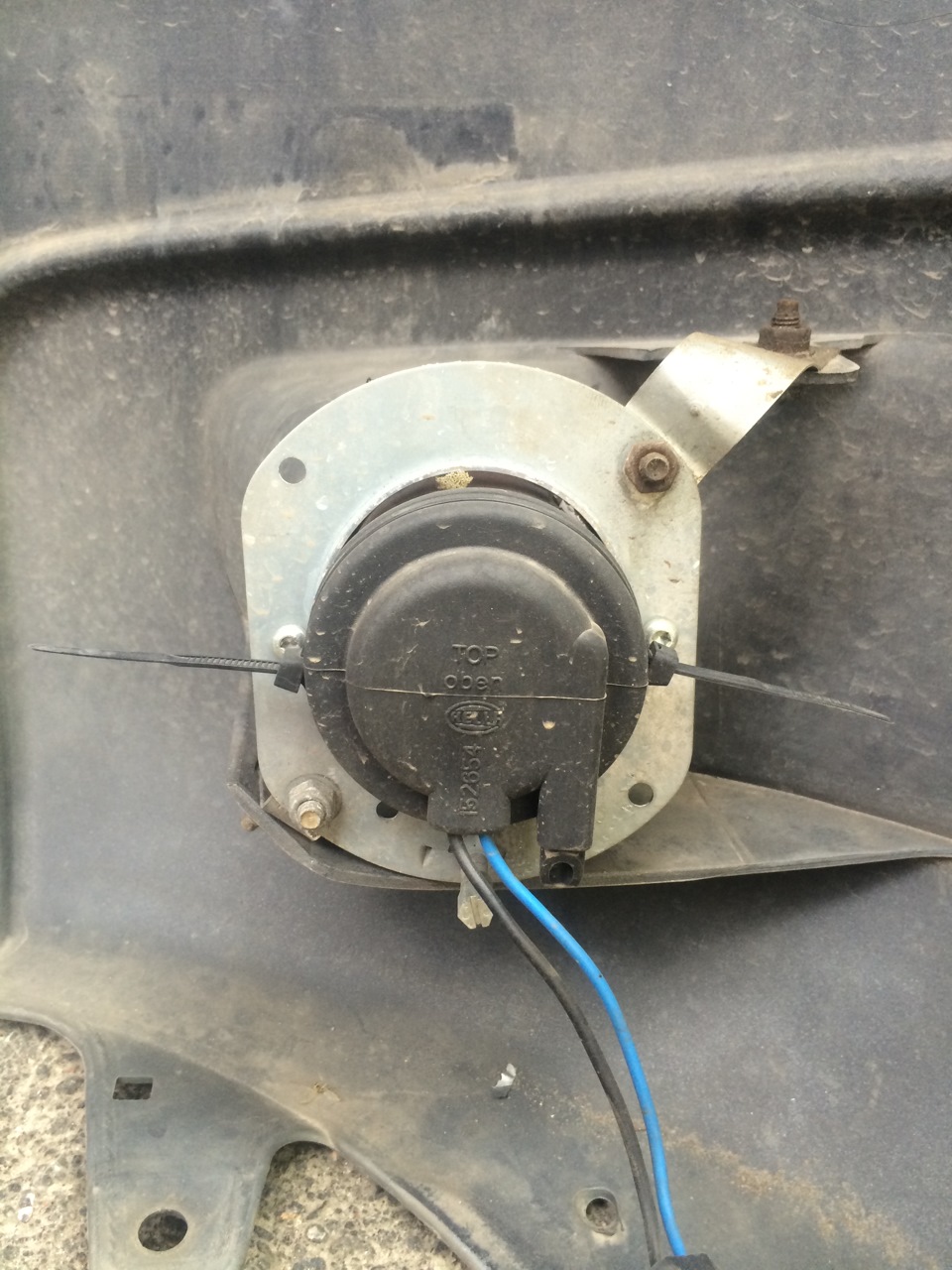 Модуль протитуманного світла Hella 1N0 008 582-007 (90 мм) 3