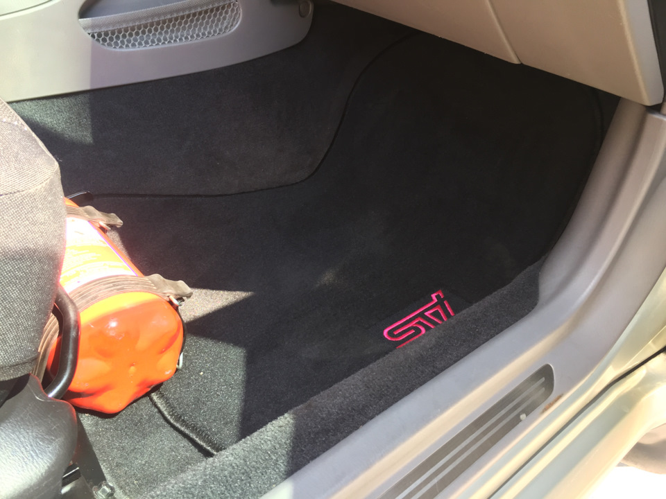 Килимки салону STI 5