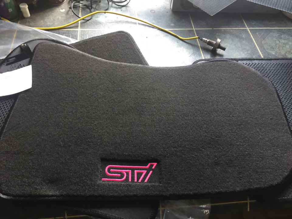 Килимки салону STI 1