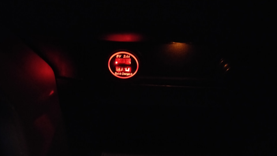 Встановив розетку usb 5
