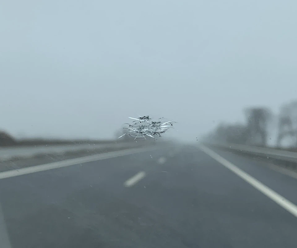 Скіл на лобовому склі