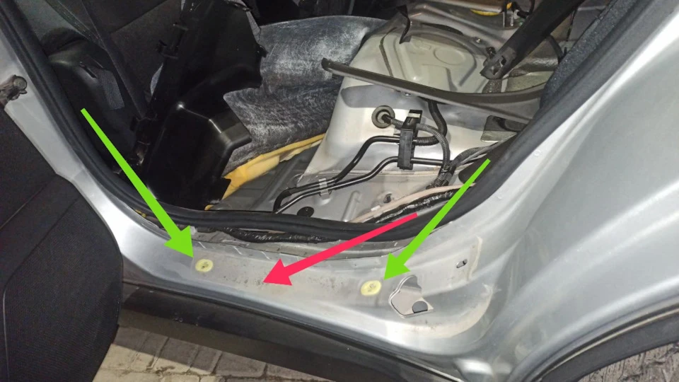 Led накладки на пороги Forester