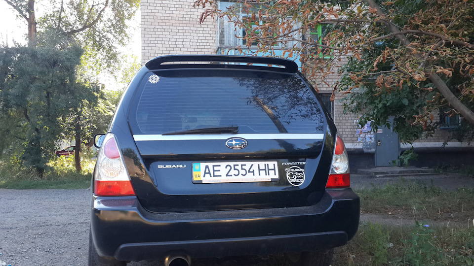 Спойлер на задні двері. 3