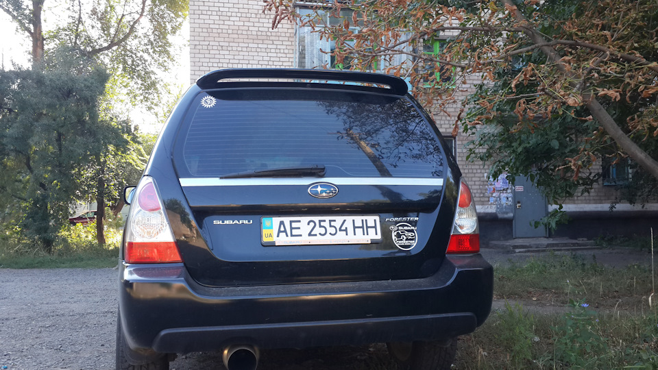 Спойлер на задні двері. 4