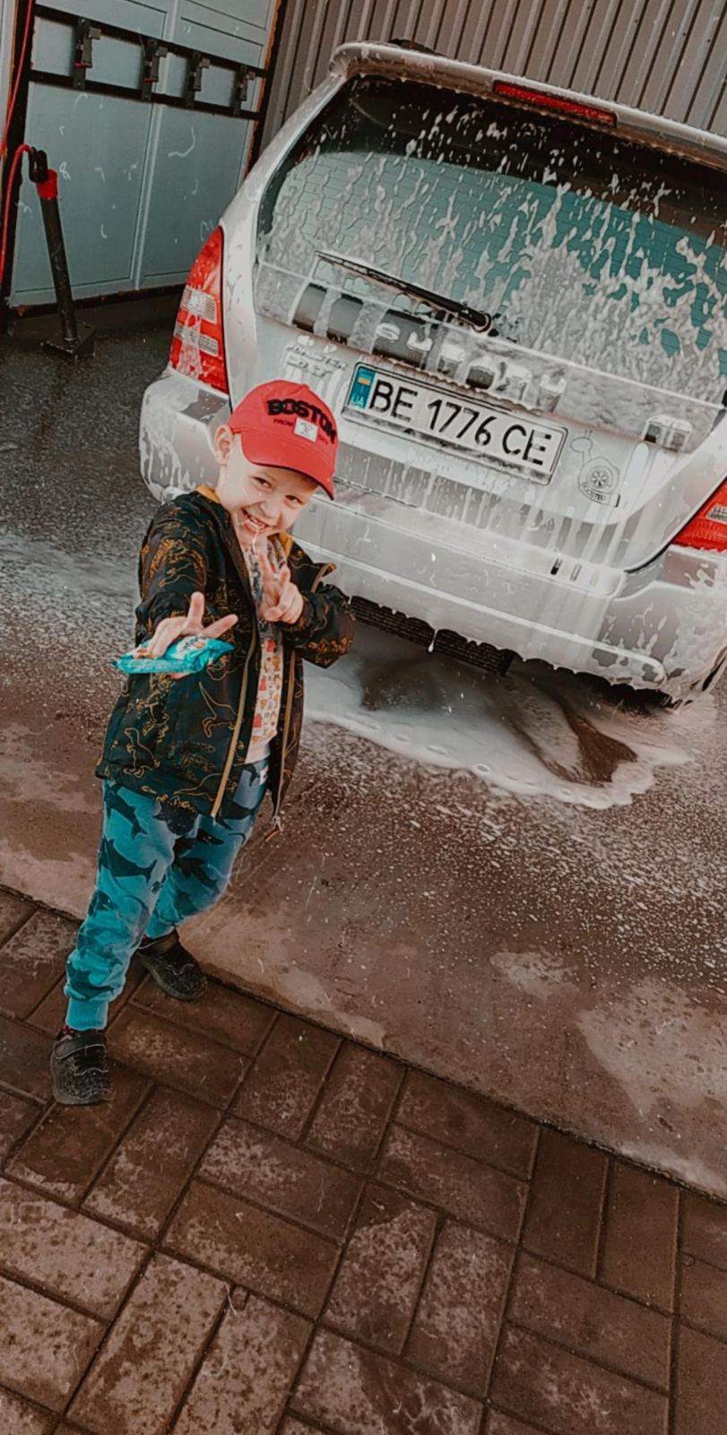 Help?! Пошкодили одну доріжку обігріву заднього скла і тепер не працює повністю. Що можна зробити? 1