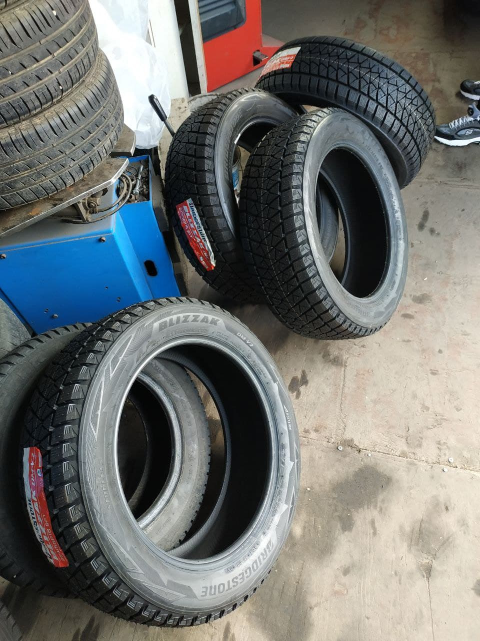 Зимові капці BRIDGESTONE BLIZZAK DM-V2 225/55/R18 4