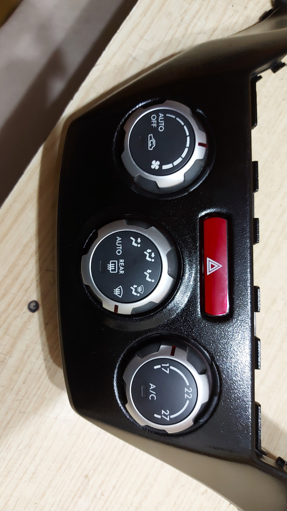 Перетяжка дверних карток Subaru Forester SH 2