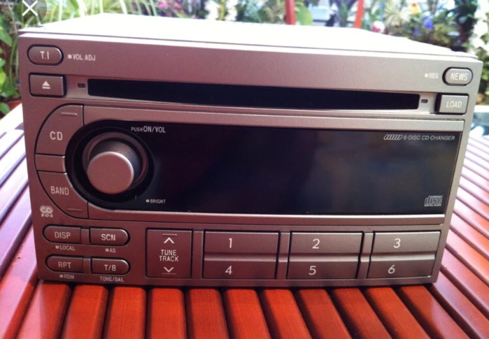 Android RS ADL-290FT Slim замість штатної магнітолі