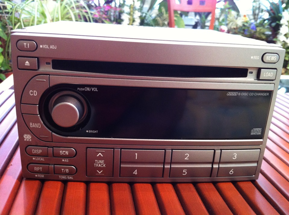 Продам штатну магнітолу Subaru Forester 2006 Kenwood GX806EF2 40 $ 1