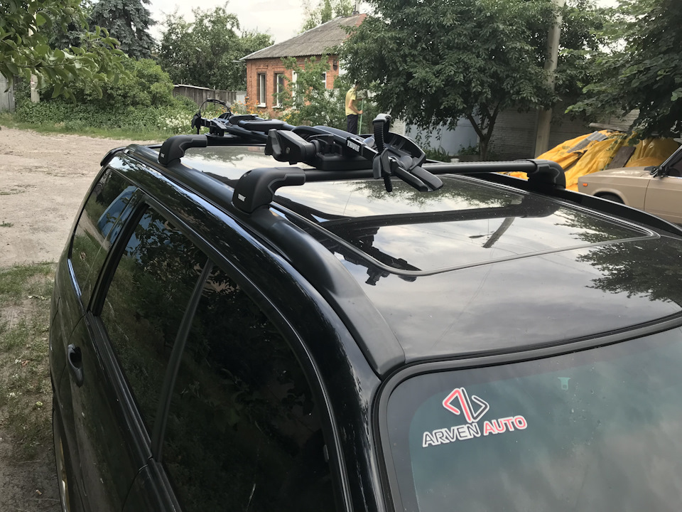 Поперечки Thule Wingbar Edge та кріплення велосипеда ProRide 598. 3