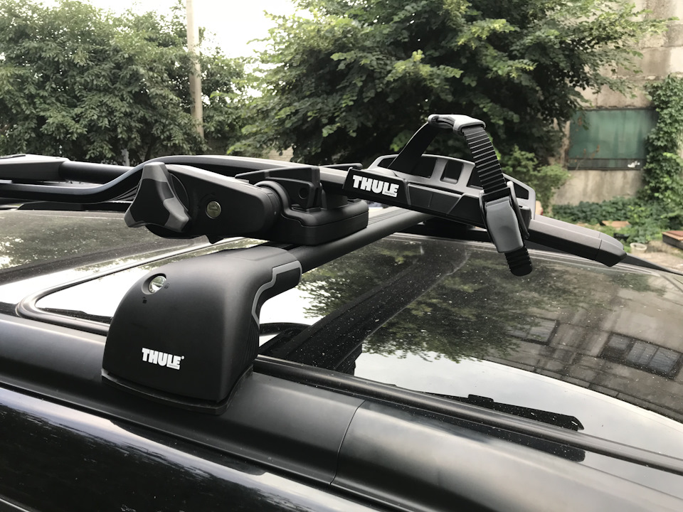 Поперечки Thule Wingbar Edge та кріплення велосипеда ProRide 598. 5
