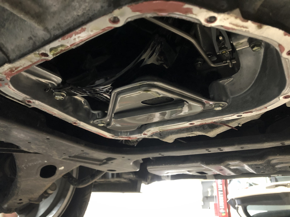 Ремонт кришки піддону CVT, мастило основних болтів по ходовій. 2