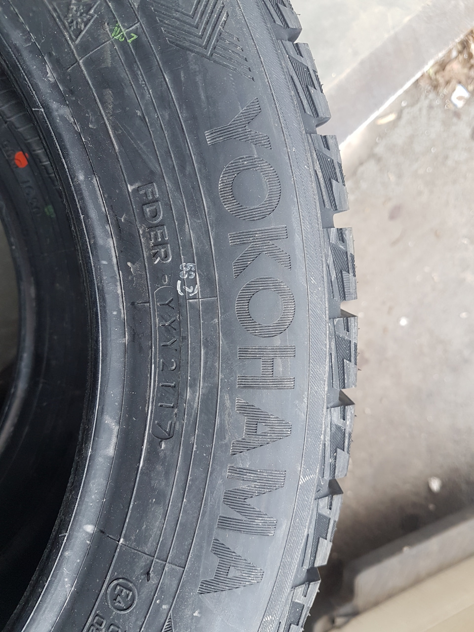 Прикупив зимову гуму Yokohama ice GUARD iG50 plus 215/60R17 4