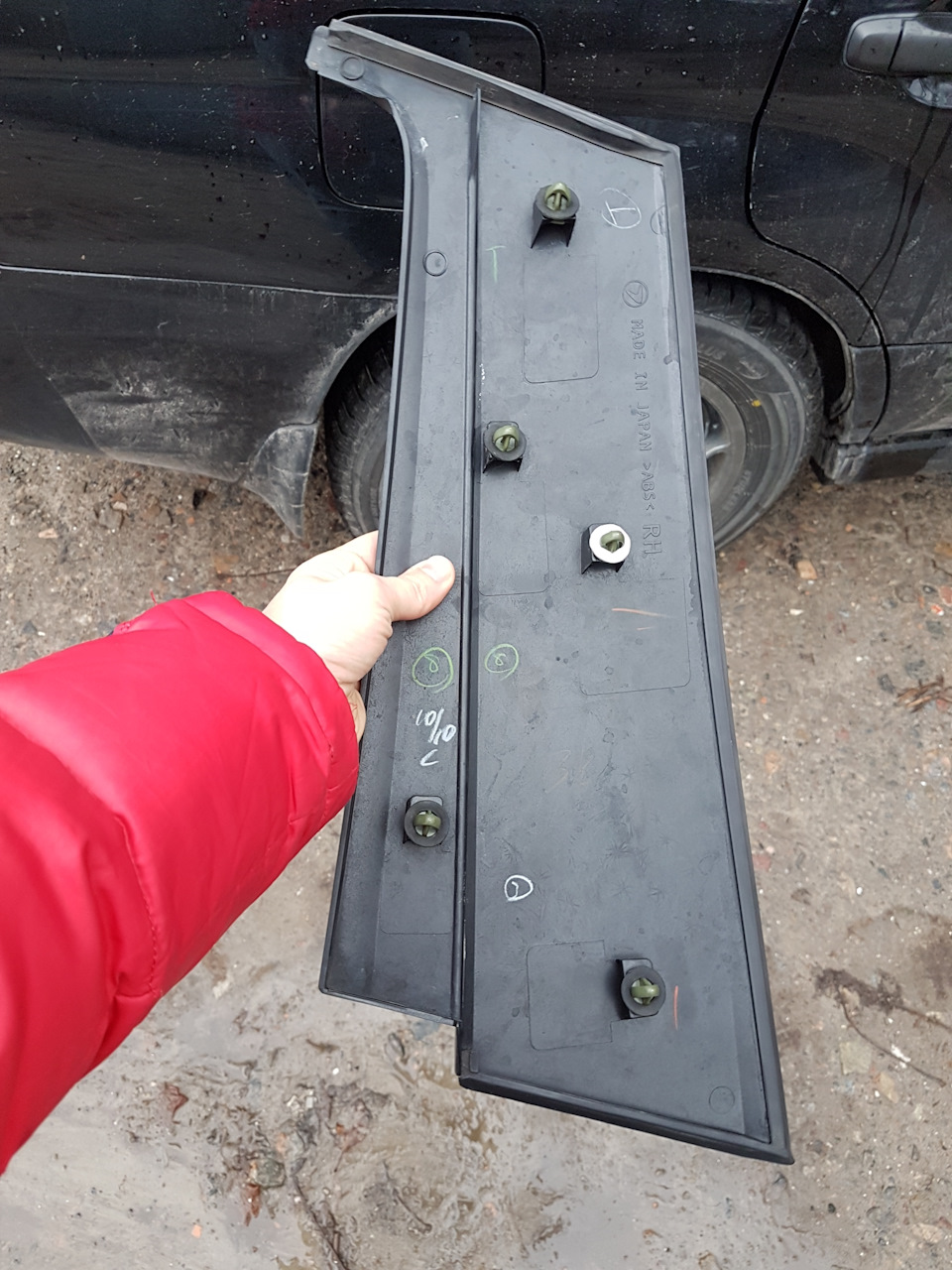 Перевірка проставок на биття і втрачений на 170км/год молдинг заднього скла 2