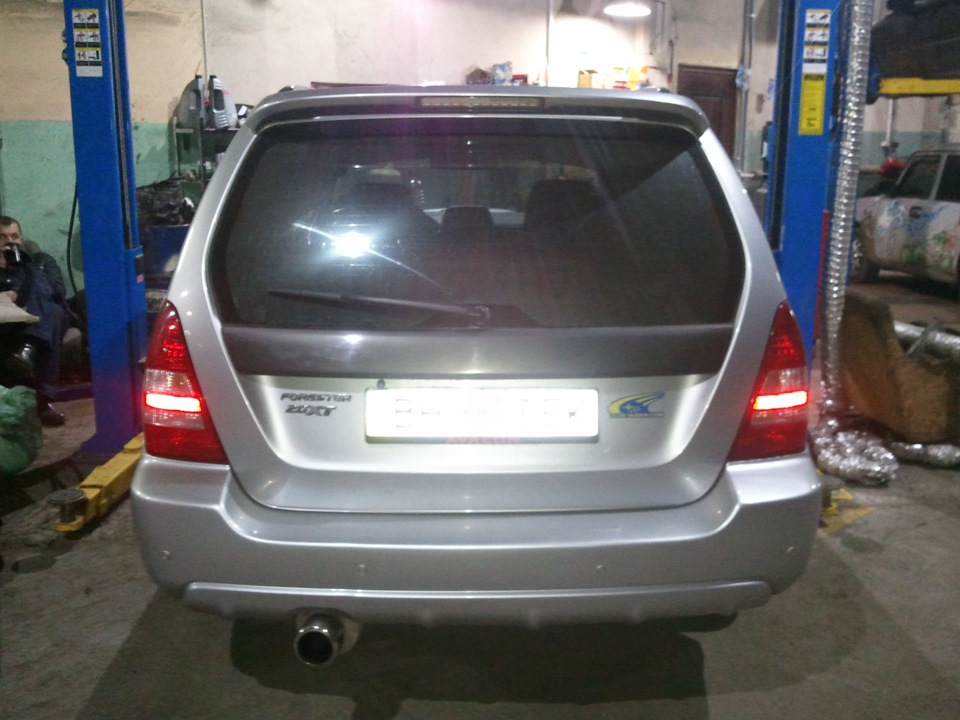 Розпірки під передні крила Subaru Forester SG9 STi 1