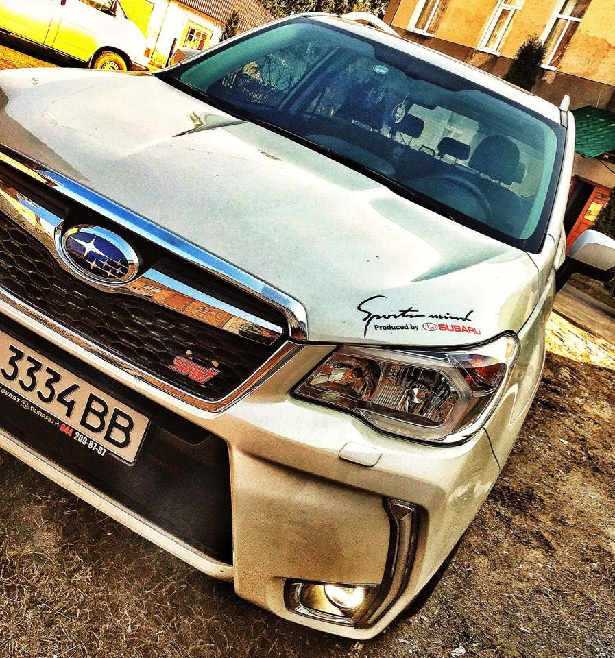 Наклейка та емблема Sti 1
