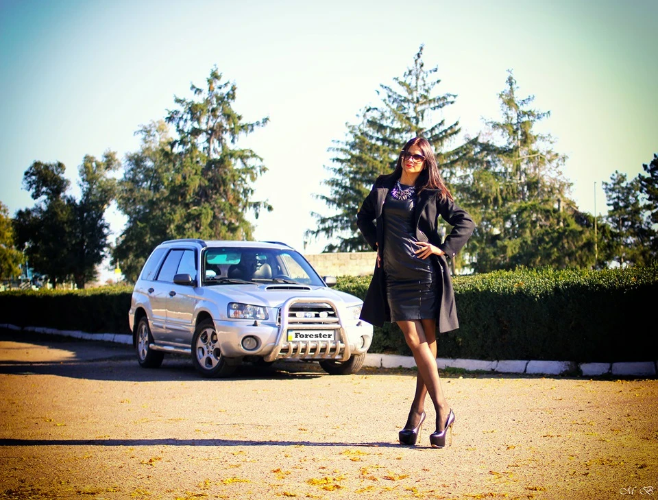 Фотосет No. 2: Forester and Girl in Black Dress