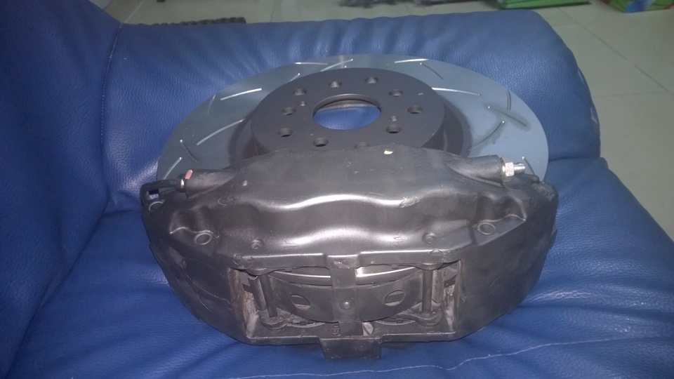 Тормоза Brembo 4pot +2pot STI, Шланги Stoptech, Упор ГТЦ GrimmSpeed, Колодки HAWK+. 4