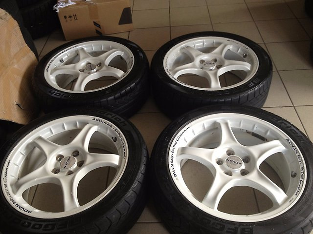 Advan RC R17 1