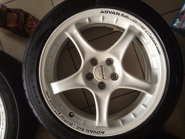Advan RC R17 2