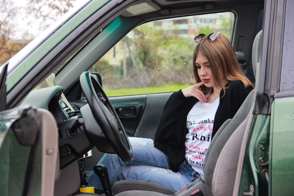 Girls and cars Lugansk Anna 2