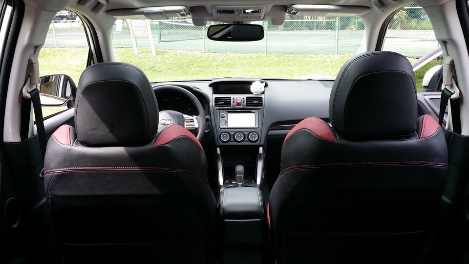 Фотографії крісел від Subaru Forester STI 2015 Limited 4