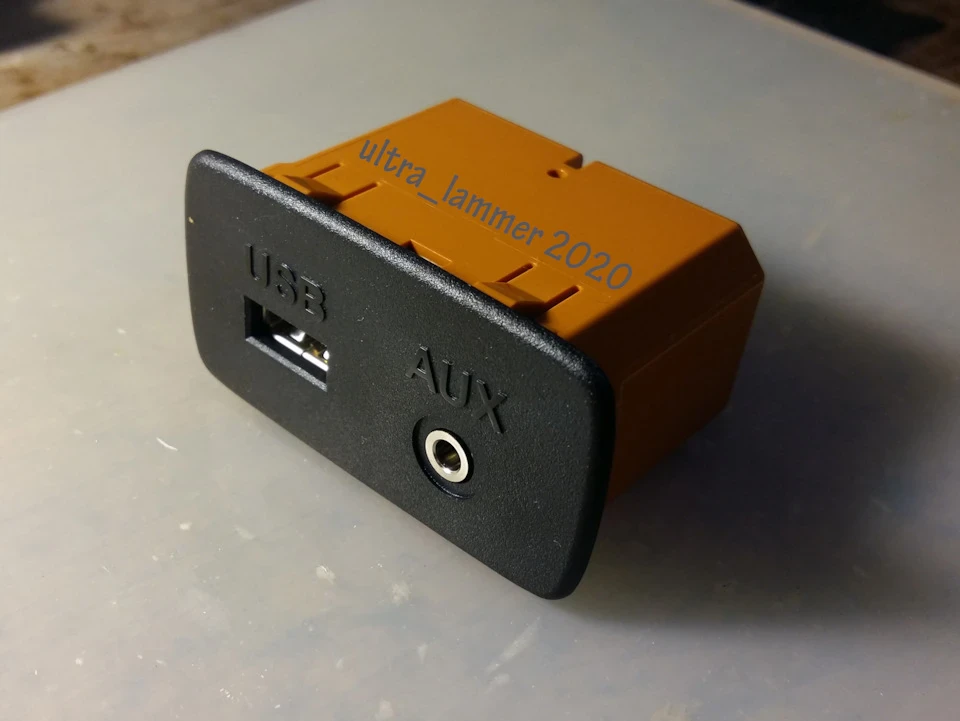 Перенесення USB/AUX. OEM USB-зарядне.