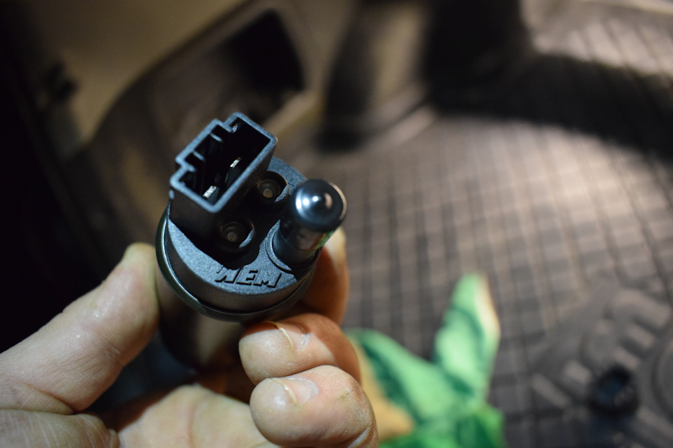 Встановлення бензонасосу AEM 320lph на SF5 2