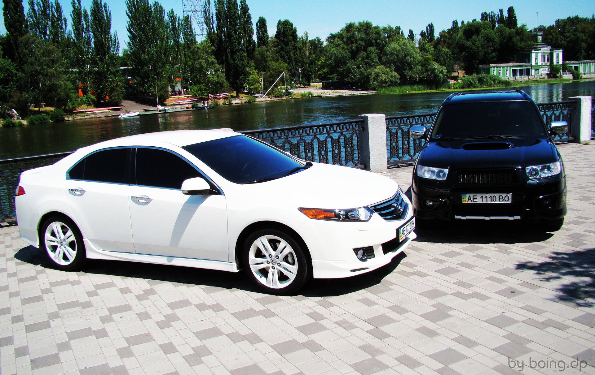 Black&White - Subaru VS Honda 3