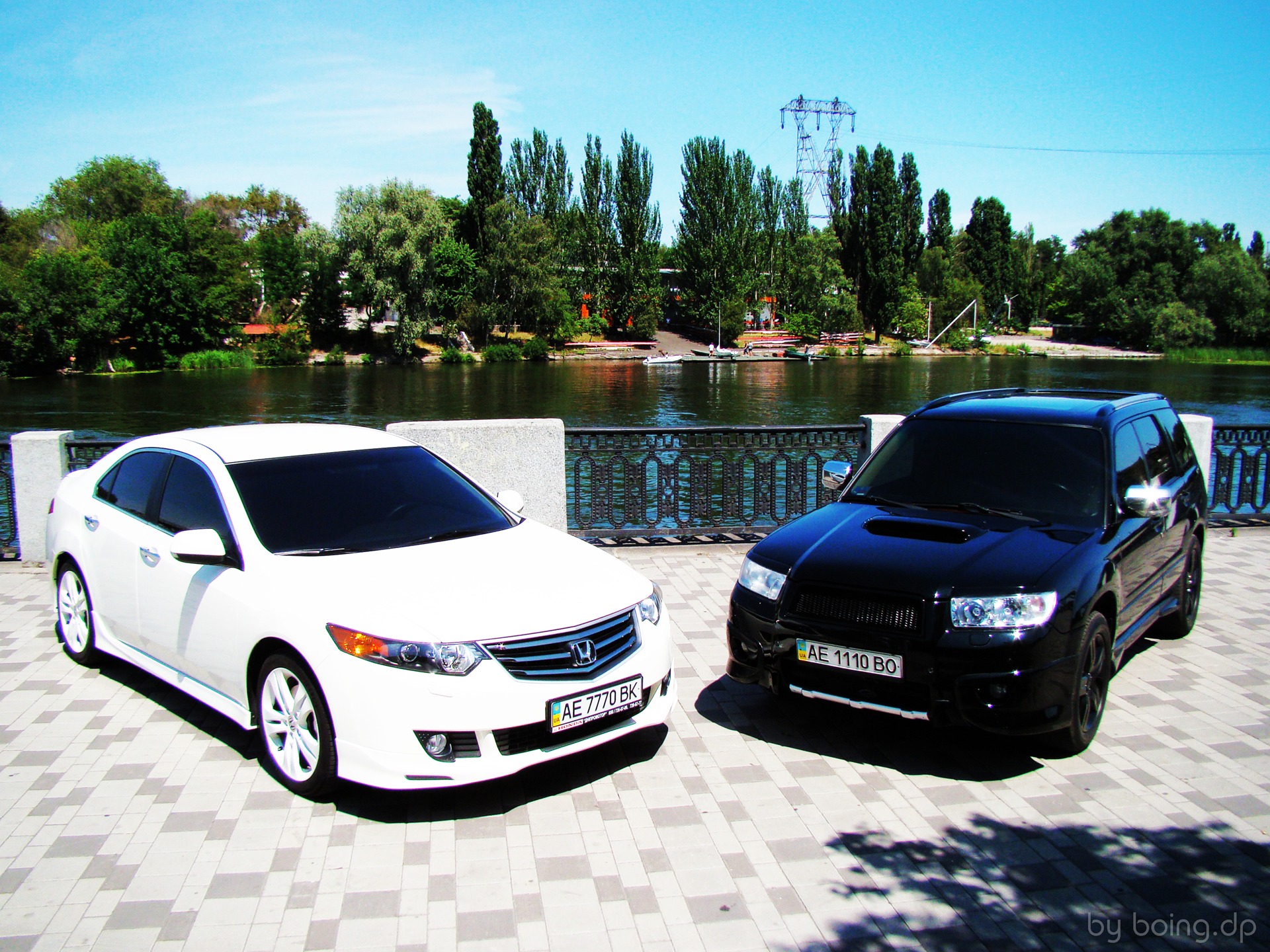 Black&White - Subaru VS Honda 5